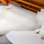 Lägenhet Luxury Lakeview Loft