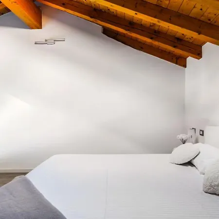 Διαμέρισμα Luxury Lakeview Loft