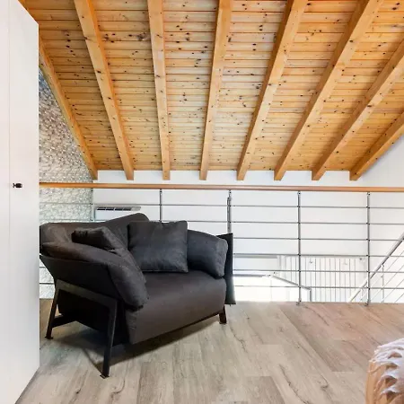 Luxury Lakeview Loft *